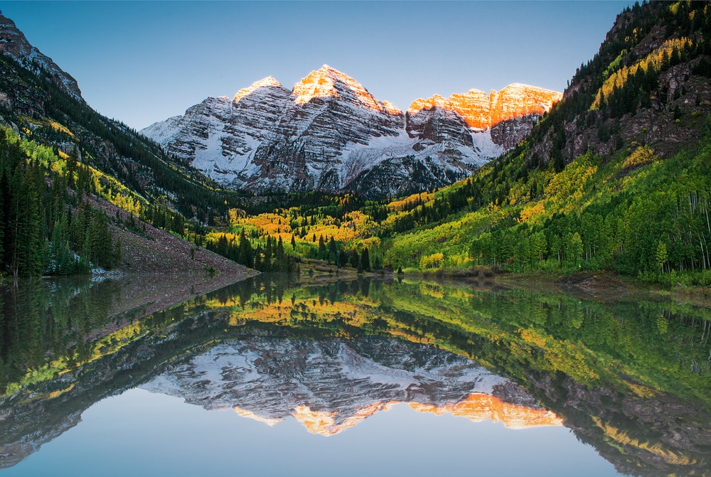 rocky-mountains-reflecting-on-lake