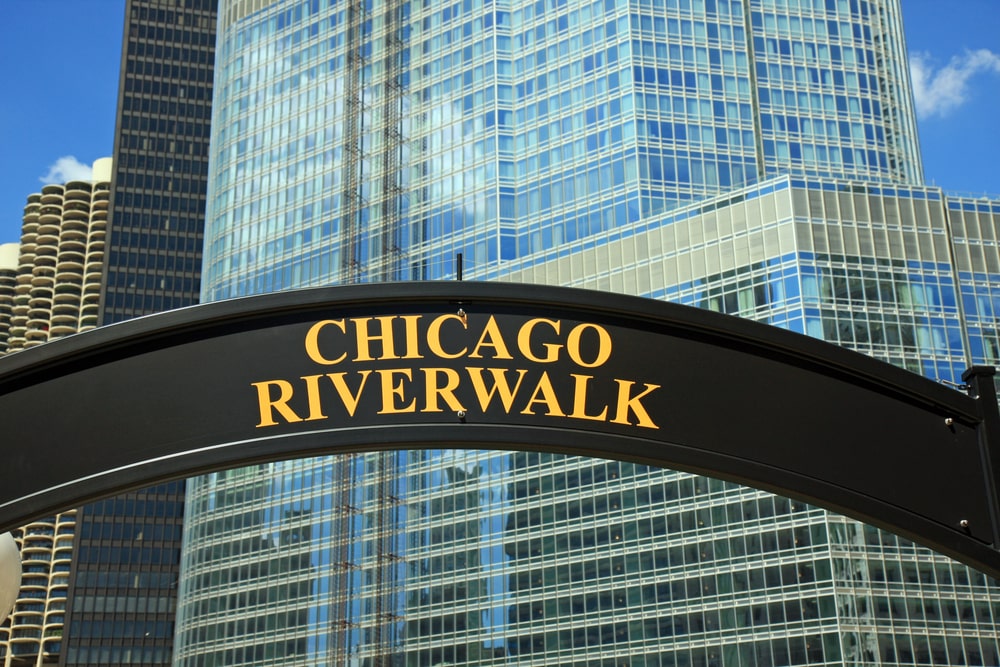 chicago-riverwalk-sign