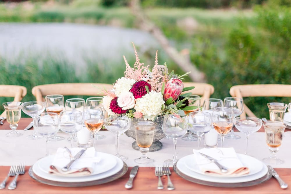 fancy-outdoor-table-setting