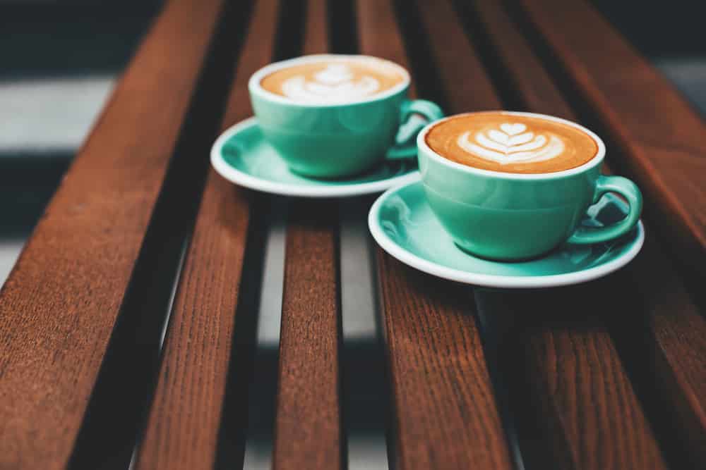 latte-art-in-green-mugs