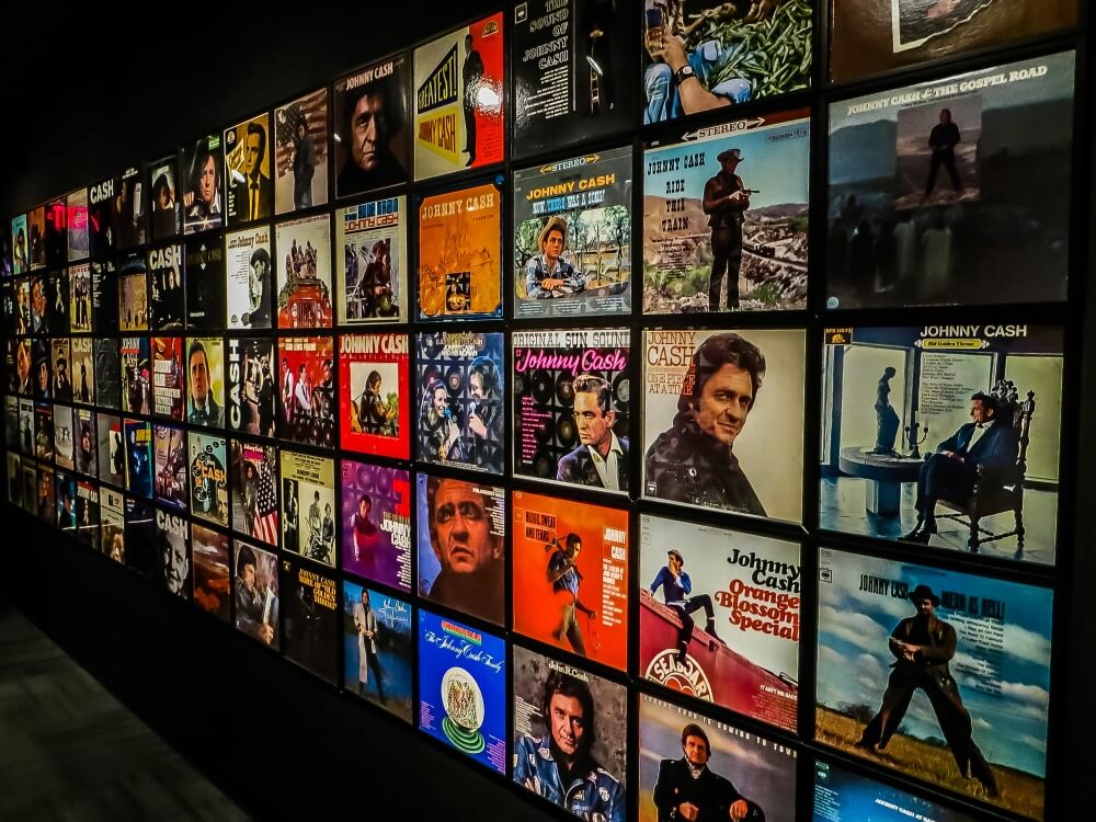 johnny-cash-museum-wall-of-albums
