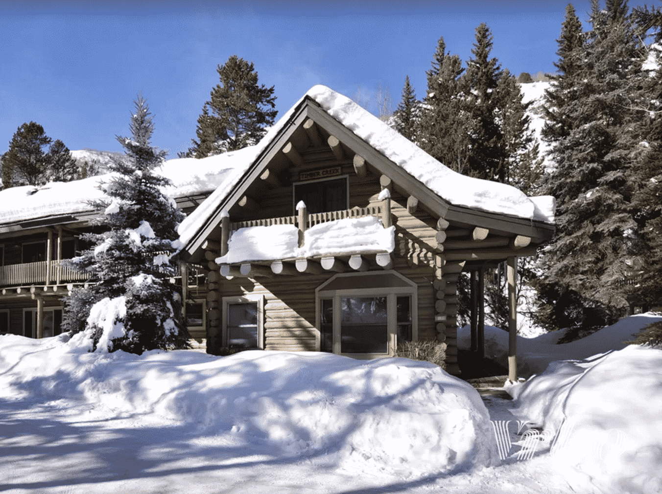 vrbo-snow-on-cabin